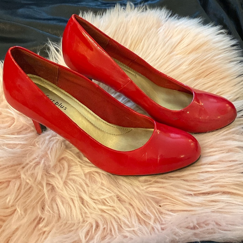 Comfortable Red Heel Pumps